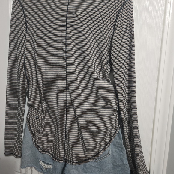 LULULEMON & WHITE FOX - Picture 4 of 4